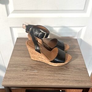 TOMMY HILFIGER BLACK LEATHER WEDGES SANDALS WITH ANKLE STRAPS IN SIZE 7.5 M